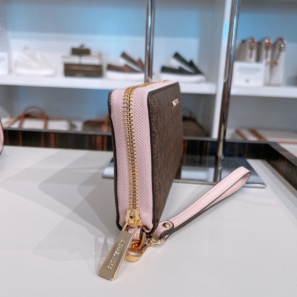 Michael Kors JST Large Zip Wallet - Picture 5 of 7